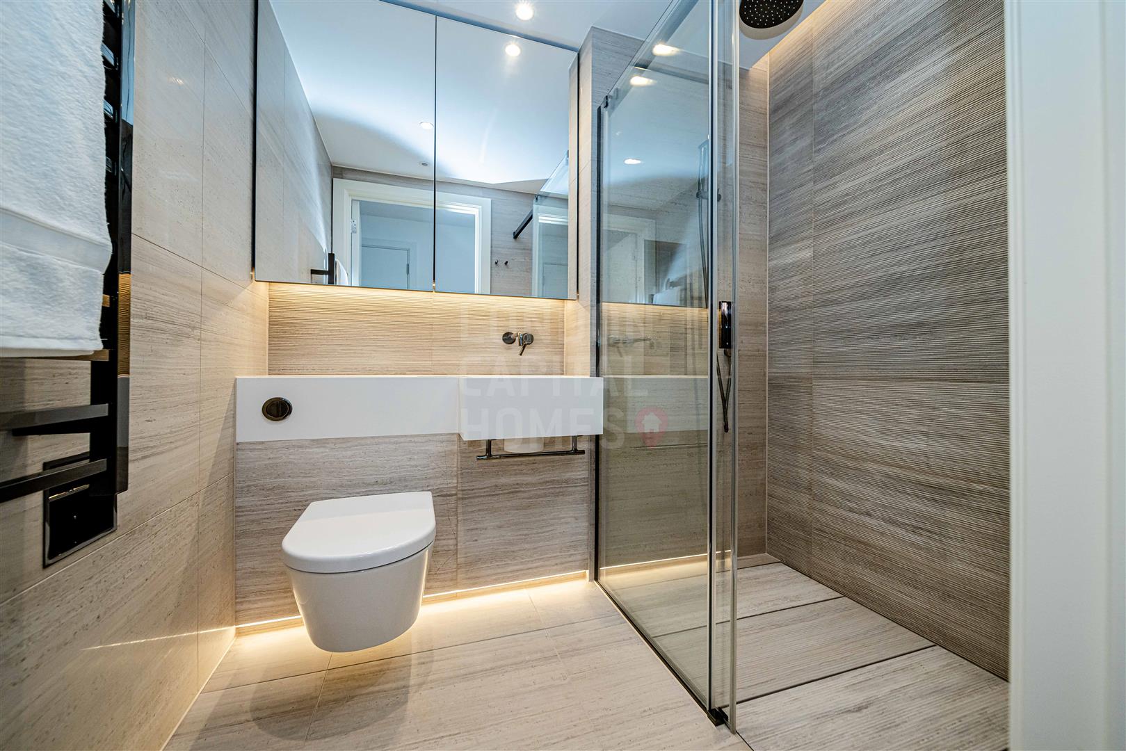 Lincoln Apartments, Fountain Park Way, London